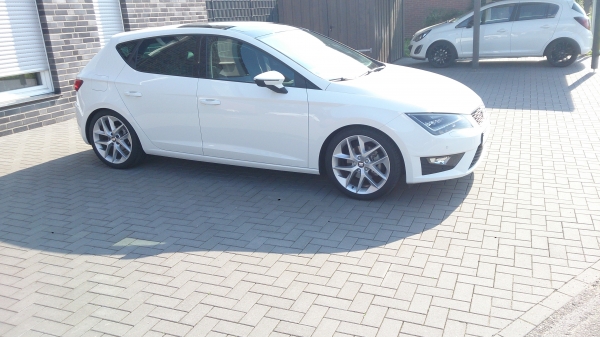 Seat Leon (5F1) mit Eibach Sportline Federn